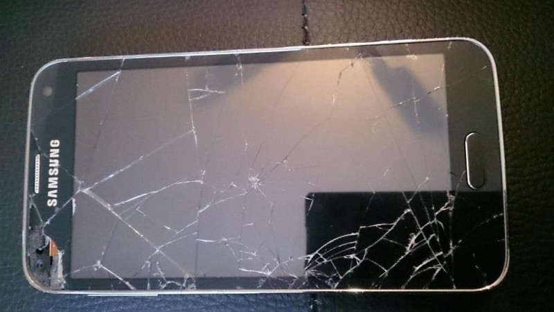 Bilder von einem gebrochenen abrufen Samsung Telefon 