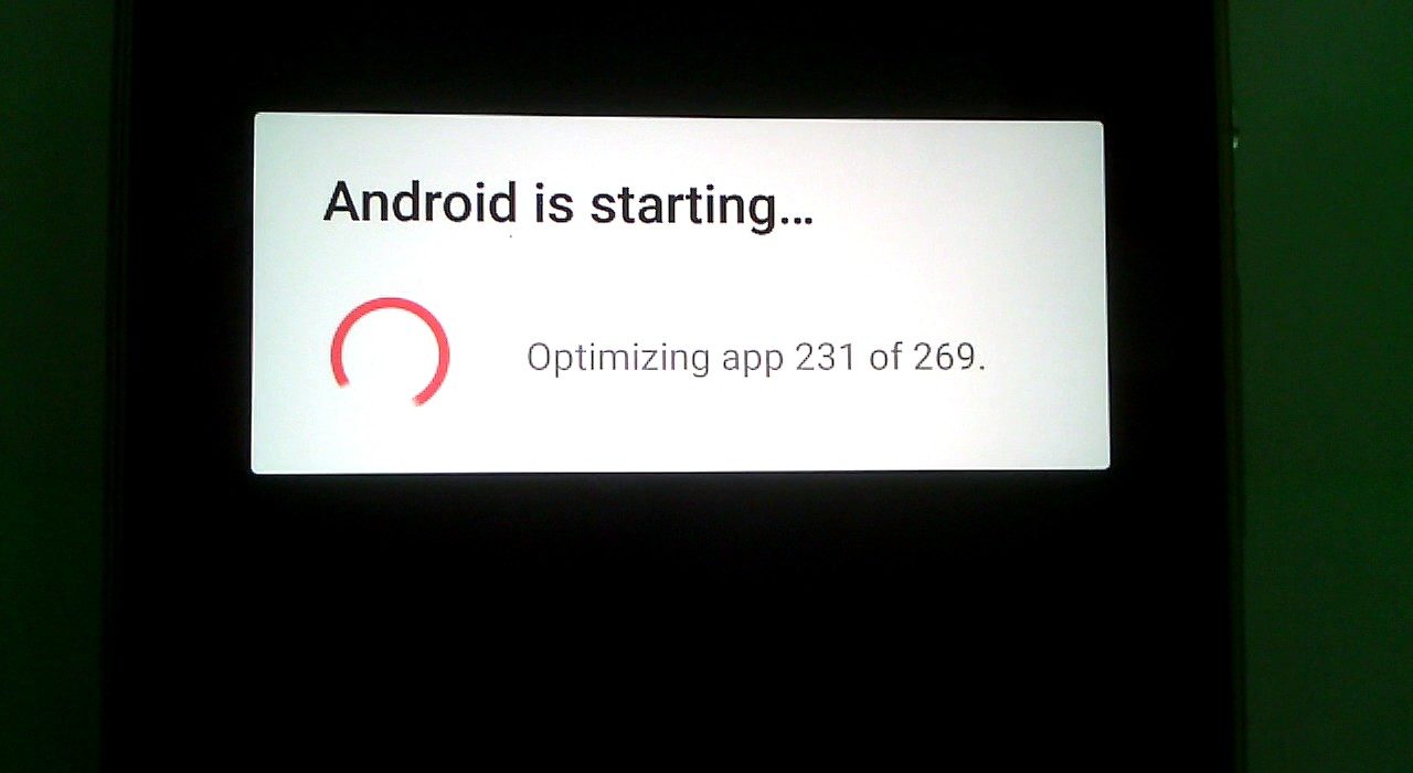 lösen Sie “Android startet” gefolgt von der Optimierung der App